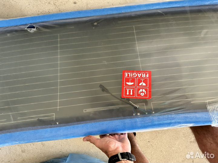 Заднее стекло porsche Cayenne 3E