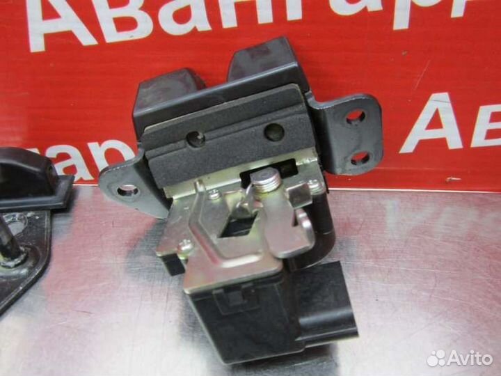 Замок крышки багажника Kia Ceed ED 2008