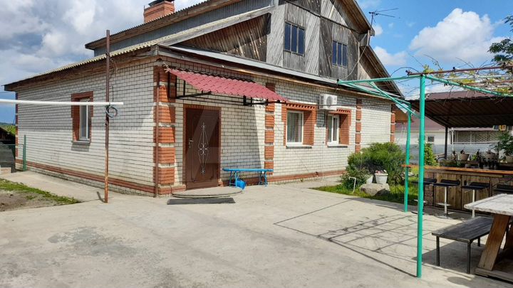 Дом 218 м² на участке 31 сот.