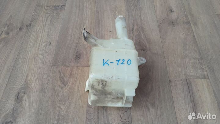 Бачок омывателя Toyota Corolla 120 2003