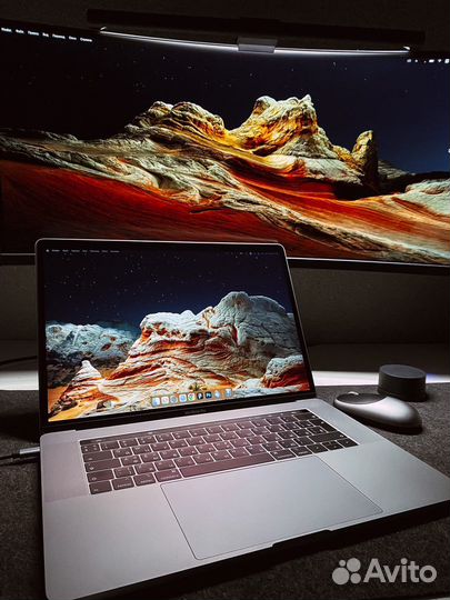Apple MacBook Pro 15 2018 Touch Bar 256GB