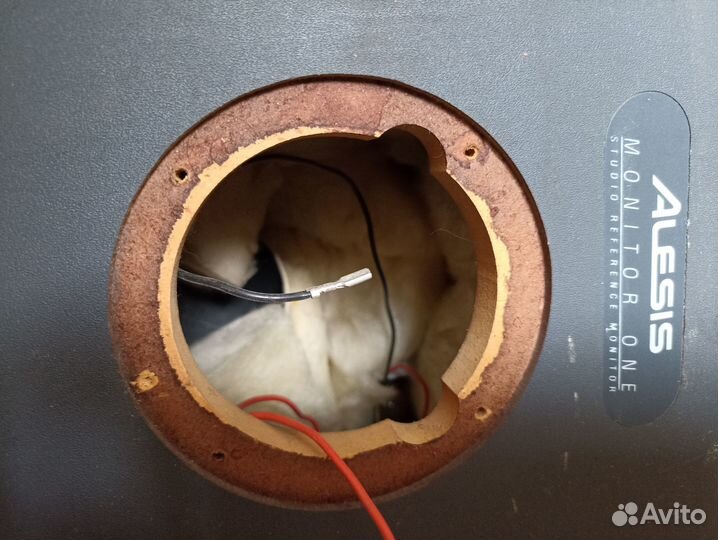 Студийные мониторы пара Alesis б/у