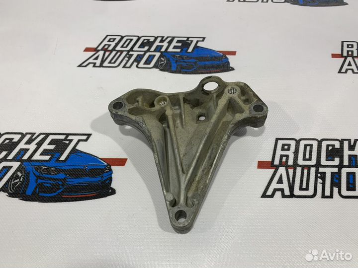 Кронштейн кпп левый Volkswagen Passat CC