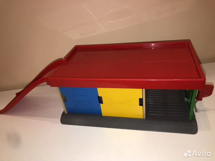 Парковка с эвакуатором Икеа