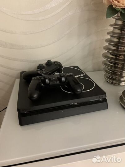 Игровая приставка ps4