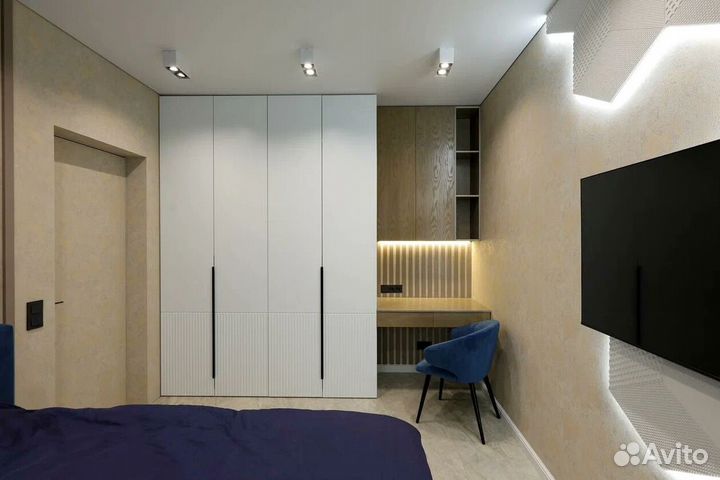 Современный распашной шкаф