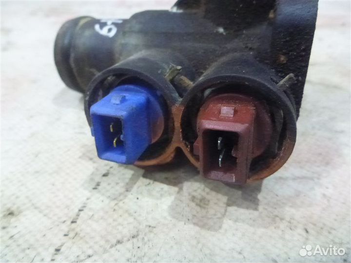 Фланец системы охлаждения Volkswagen Passat B3 1F