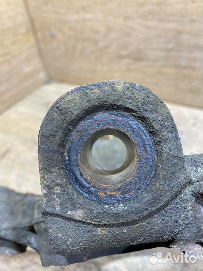 Поворотный кулак левый Skoda Octavia A5 X15