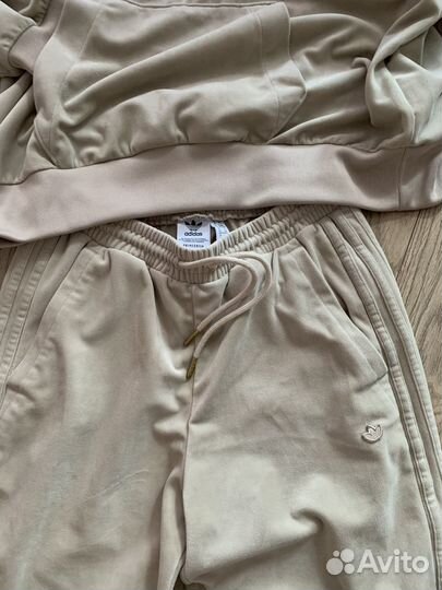 Спортивный костюм adidas