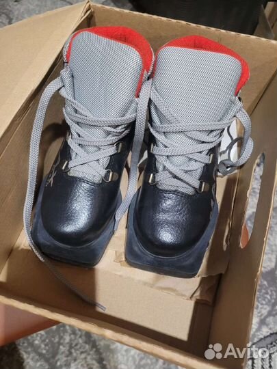 Лыжные ботинки