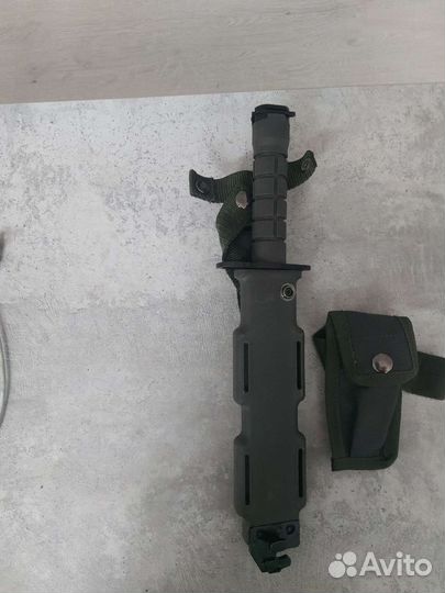 Нож туристический