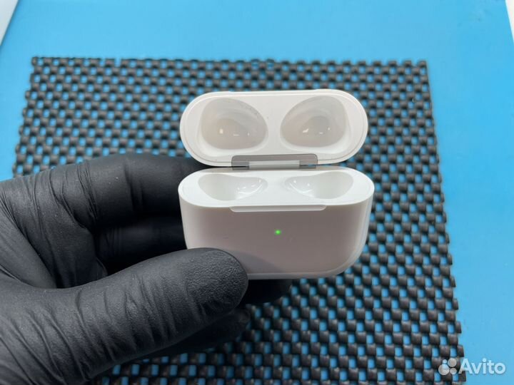 Зарядный кейс Apple AirPods 3 (Оригинал)