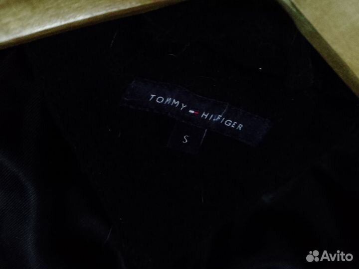 Пальто женское. Томми Хильфигер