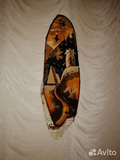 Плакеты на срезе березы