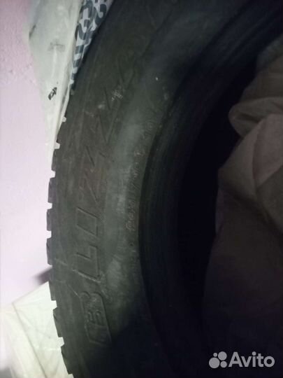 Bridgestone Blizzak DM-V1 245/70 R16