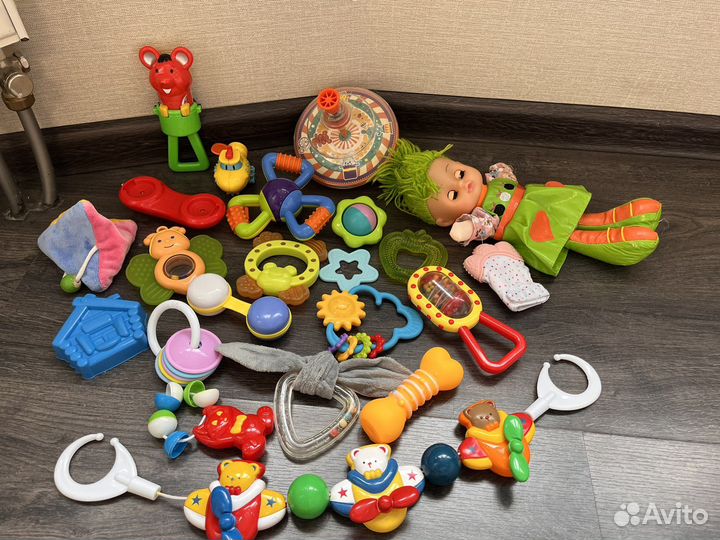 Развивающие игрушки, погремушки пакетом 0+