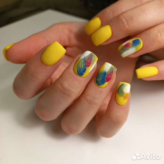 Маникюр, педикюр