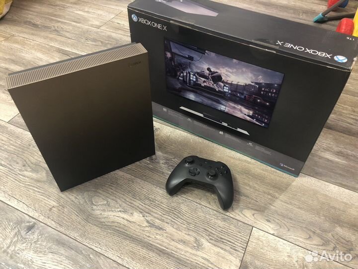 Xbox One x gold edition