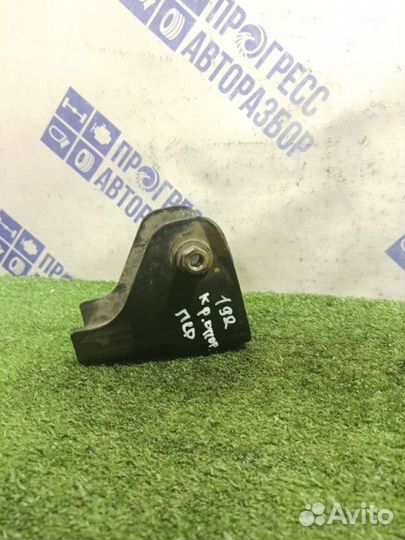 Кронштейн опоры двигателя передний Dodge Caliber