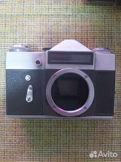 Плёночный фотоаппарат Зенит-Е