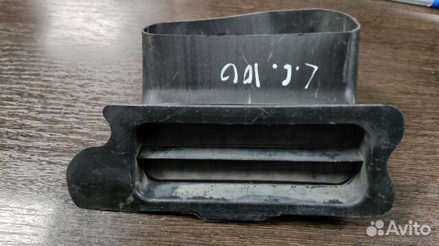 Решетка вентиляционная задняя левая Toyota Land