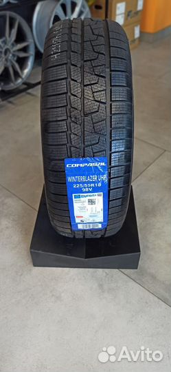 Compasal Winter Blazer UHP 215/50 R17