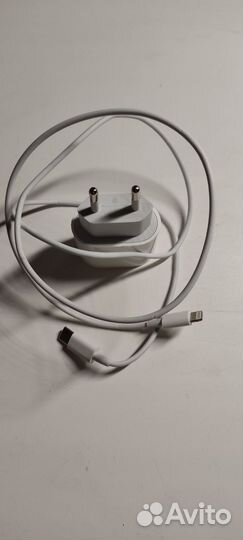 Оригинальная зарядка на iPhone