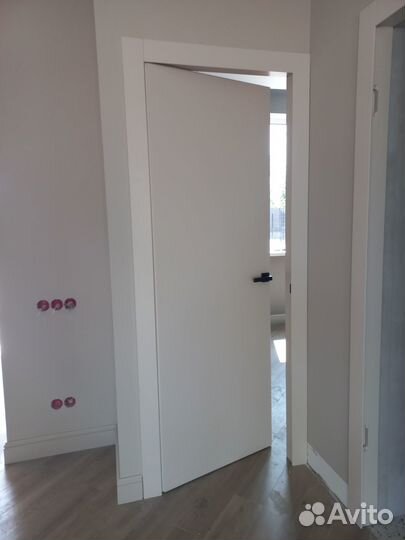 Межкомнатная дверь обратного открывания (от себя)