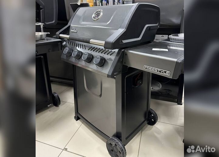 Газовый гриль Napoleon Freestyle 425