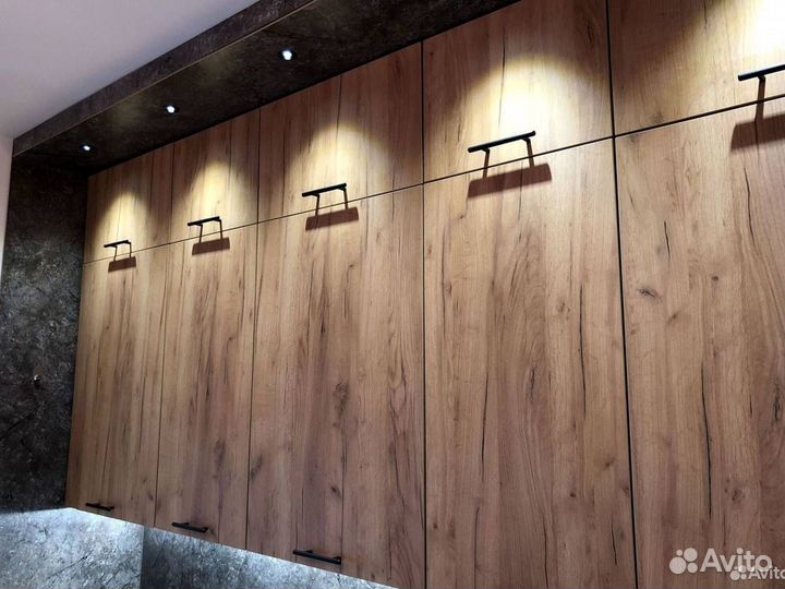 Кухонный гарнитур в стиле хай тек