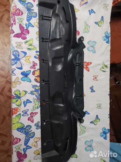 Дефлектор воздушный капота