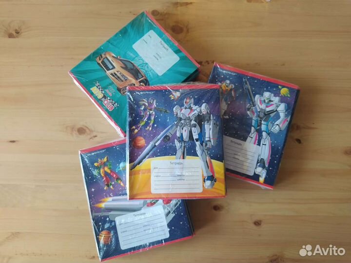 Тетради в клетку. 12 листов. Школьные тетради