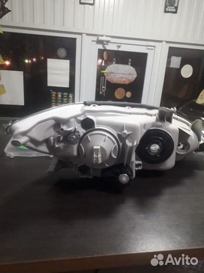 Фара левая Toyota Camry V30