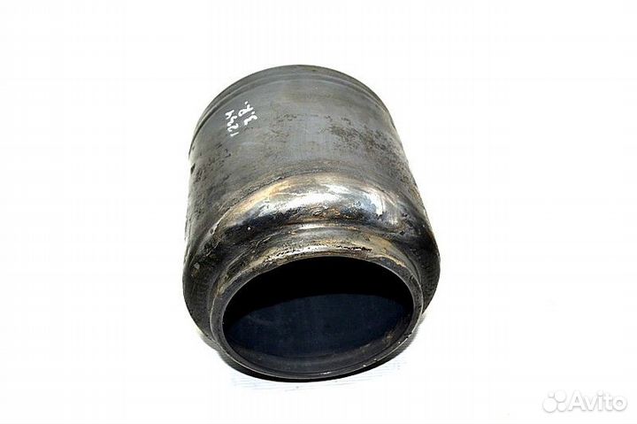 Стакан пневмобаллона ведущего моста, правый volvo