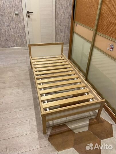 Детская кровать IKEA с матрасом