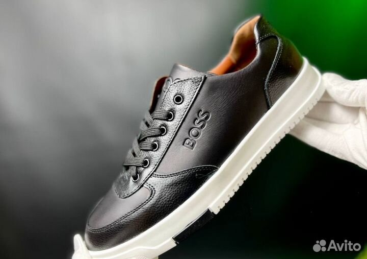 Кроссовки Boss эргономичные