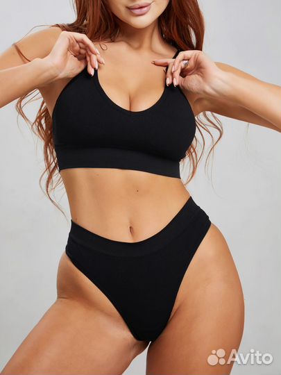 Топ и стринги в рубчик