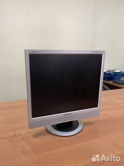 Монитор Samsung 713 BM S
