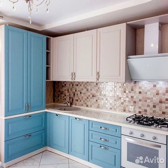 Кухонный гарнитур в современном стиле на заказ