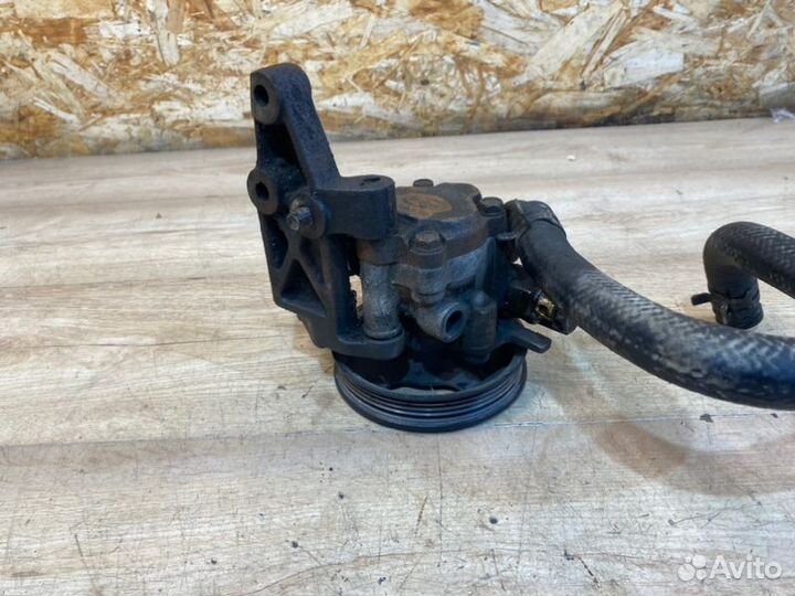 Насос гидроусилителя Kia Clarus универсал 1.8 I