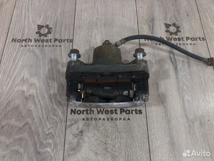 Суппорт передний правый Nissan Juke (Yf15)