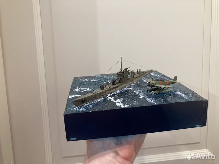 Диорама с подводной лодкой в смоле