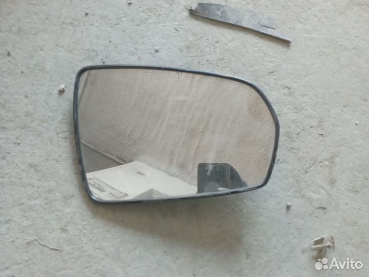 Боковое зеркало