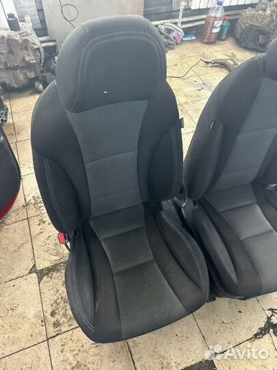 Сиденья комплект Hyundai I30 GD 1.6 G4FG 2012-2017