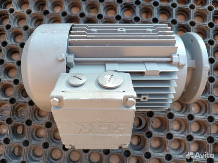 Электродвигатель DFT80N4 (Швеция)