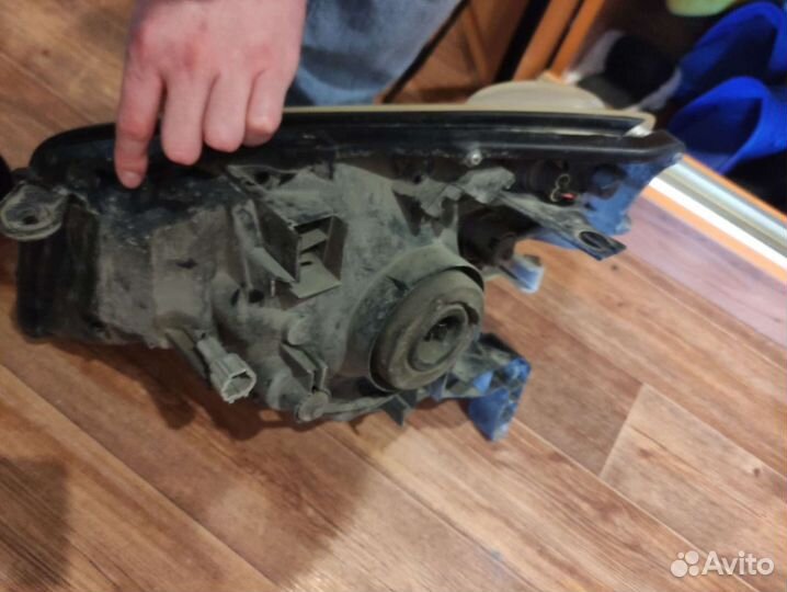 Фара передняя правая nissan lafesta b30