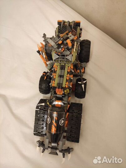 Собранная модель Lego