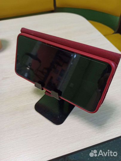 Металлический держатель телефона