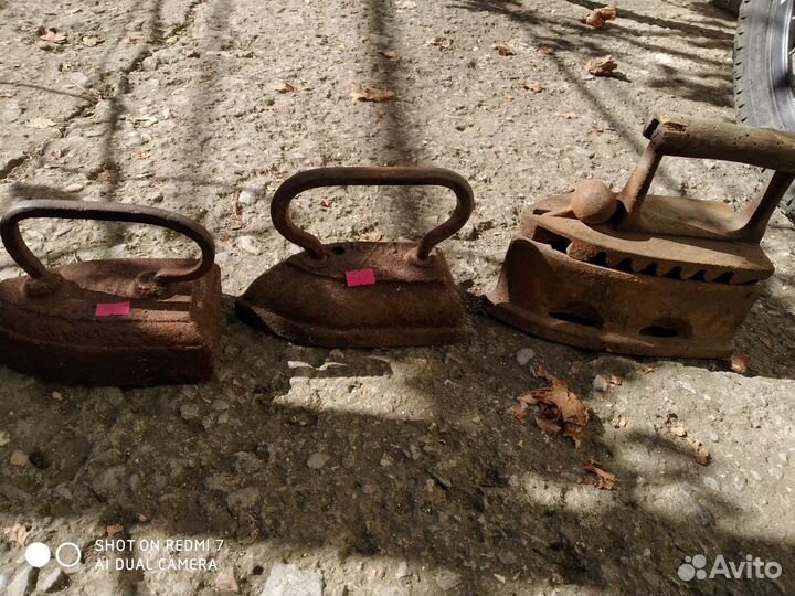 Утюги старинные