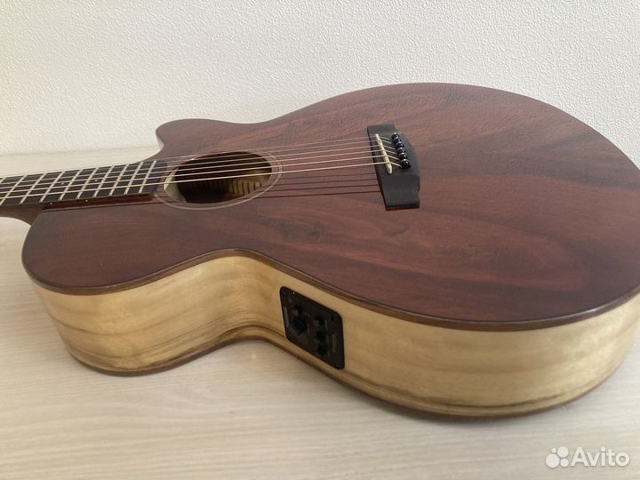 Электроакустическая гитара Cort(массив)